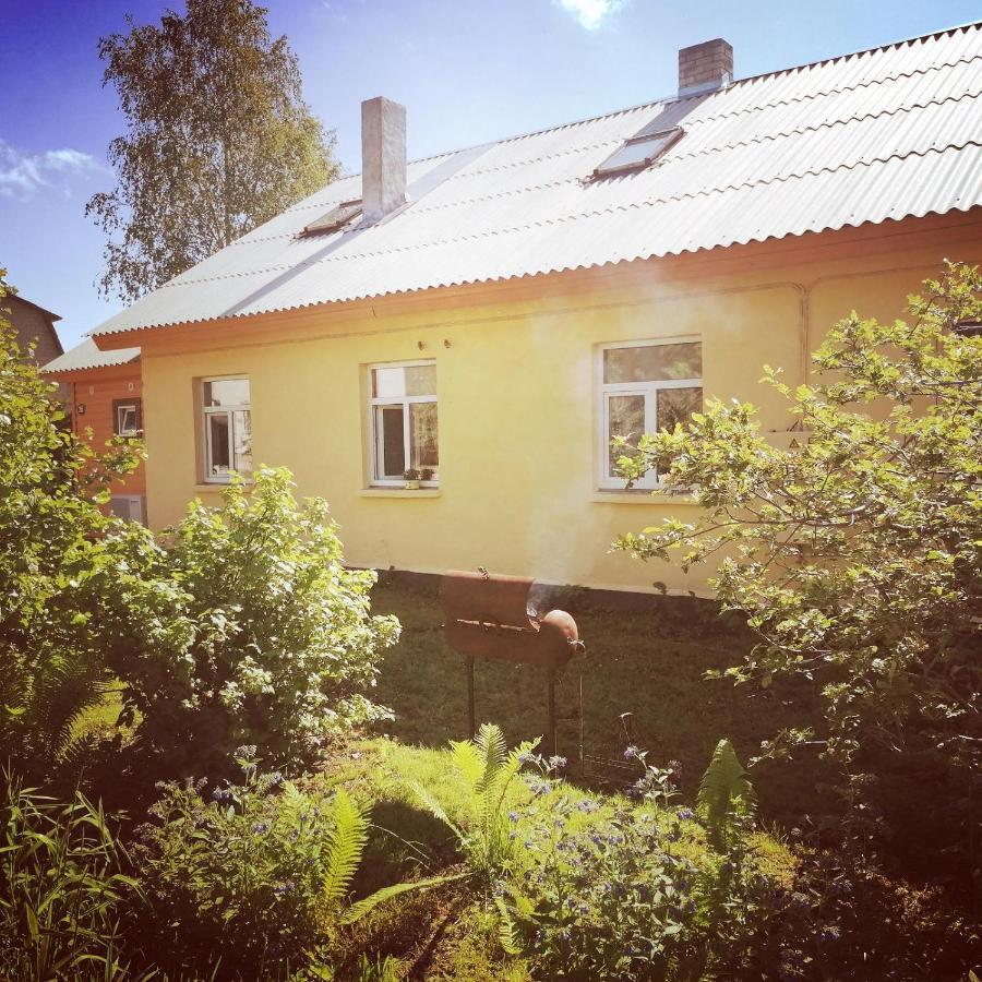 Kaerdla Retrovisiit Helmi Apartment Exterior foto